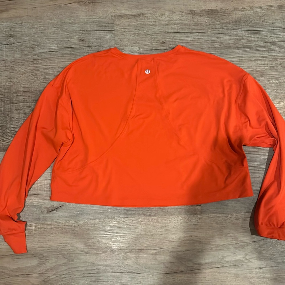 Orange Lulu Cropped long sleeve Size 8